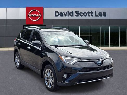 Used 2018 Toyota RAV4 Limited AWD/4WD image 3