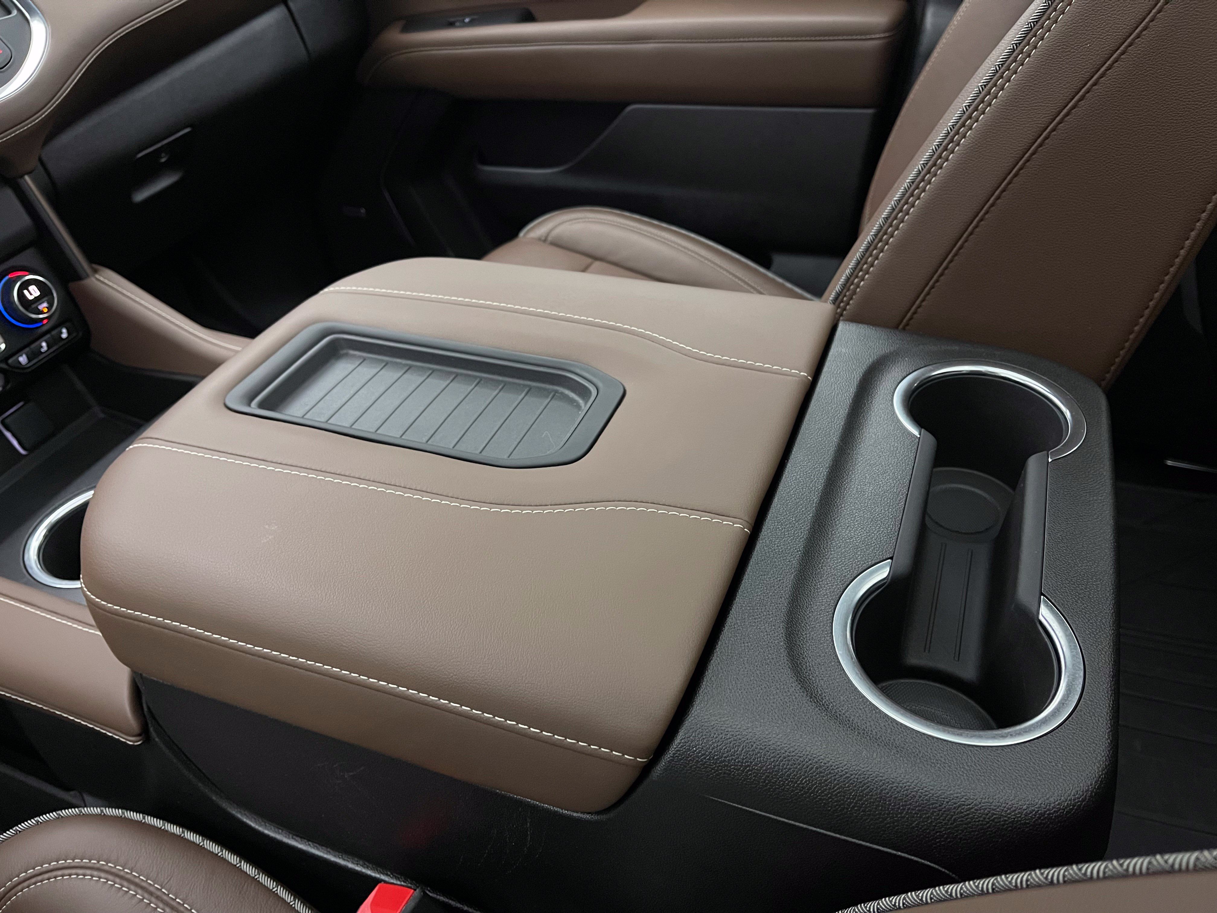Used 2024 Chevrolet Tahoe High Country AWD/4WD image 36