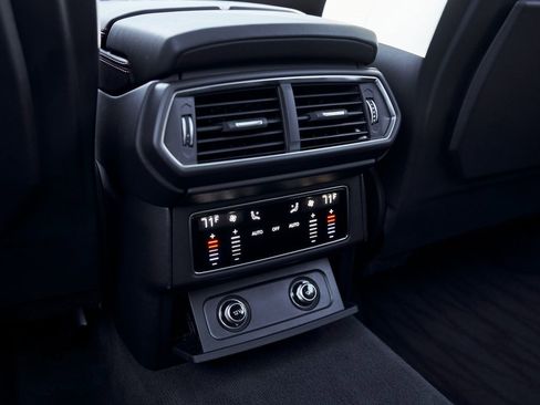 Used 2021 Lamborghini Urus image 49