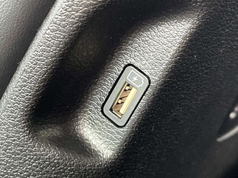 Used 2022 Kia Telluride LX image 18