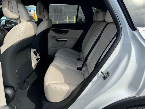 Used 2026 Mercedes-Benz GLC 300 4MATIC image 13