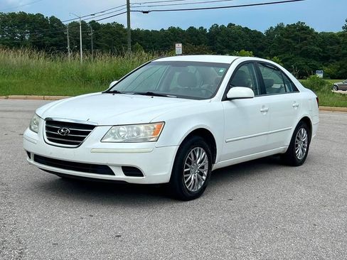 Used 2009 Hyundai Sonata GLS w/ Popular Equipment Pkg 2 FWD image 2