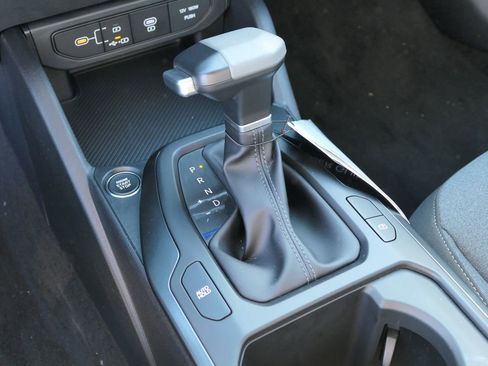 New 2025 Kia K4 LXS image 47