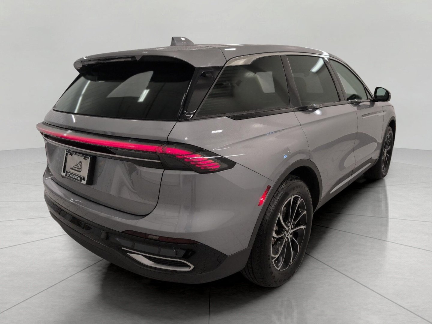 Used 2025 Lincoln Nautilus Premier w/ Equipment Group 102A AWD/4WD image 19