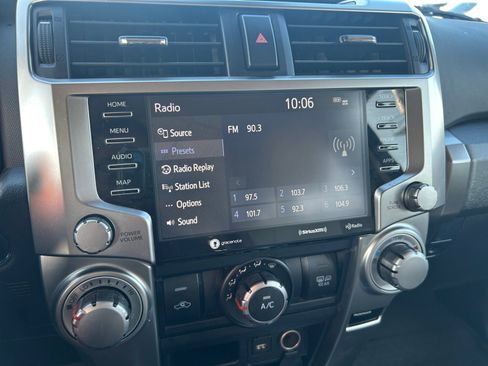 Used 2022 Toyota 4Runner SR5 Premium image 17