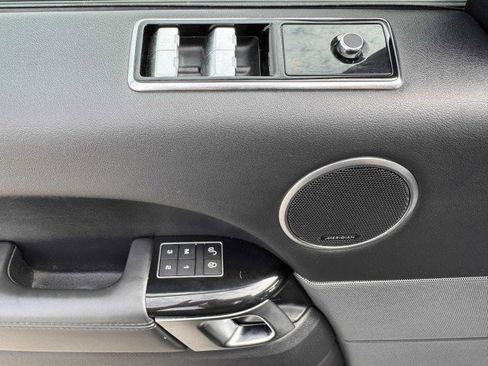 Used 2018 Land Rover Range Rover Sport HSE image 19