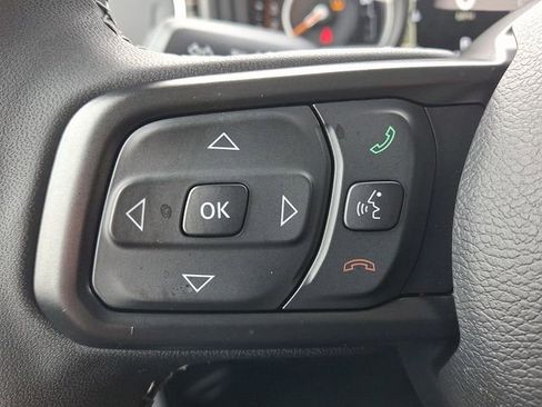 Used 2025 Jeep Gladiator Sport image 22