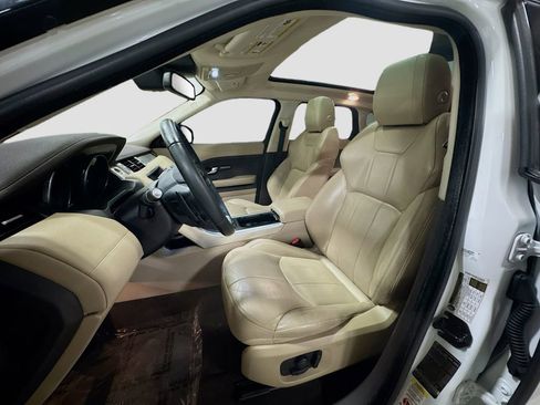 Used 2017 Land Rover Range Rover Evoque SE Premium image 27