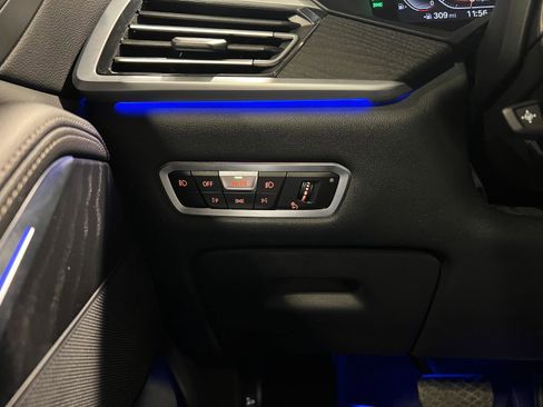 Used 2022 BMW X7 xDrive40i w/ Premium Package image 16