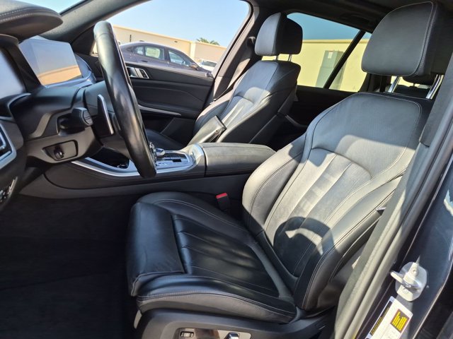 Used 2022 BMW X5 xDrive40i w/ M Sport Package AWD/4WD image 12