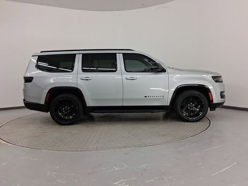 Used 2023 Jeep Wagoneer Series II image 8