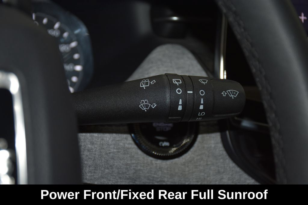 Used 2025 Jeep Compass Latitude w/ Sun & Sound Group AWD/4WD image 15