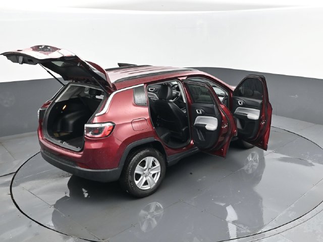 Used 2022 Jeep Compass Latitude AWD/4WD image 24