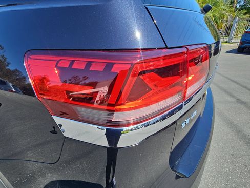 Used 2021 Volkswagen Atlas SE w/ Panoramic Sunroof Package FWD image 35