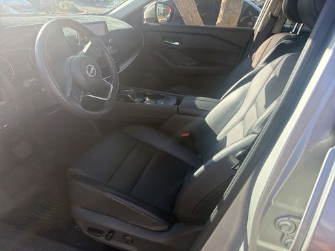 Certified 2024 Nissan Rogue SV w/ SV Premium Package FWD image 9