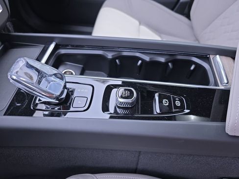 New 2026 Volvo XC60 B5 Plus w/ Protection Package Premier image 26