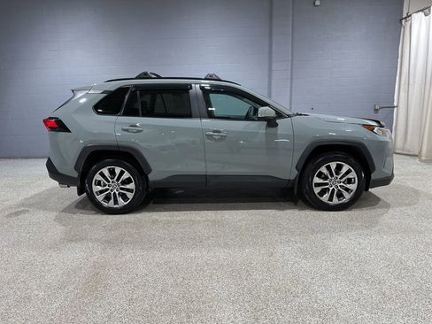 Used 2021 Toyota RAV4 XLE Premium image 2