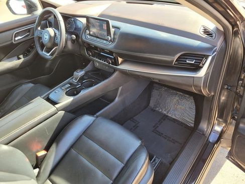 Used 2021 Nissan Rogue SV w/ Premium Package image 9