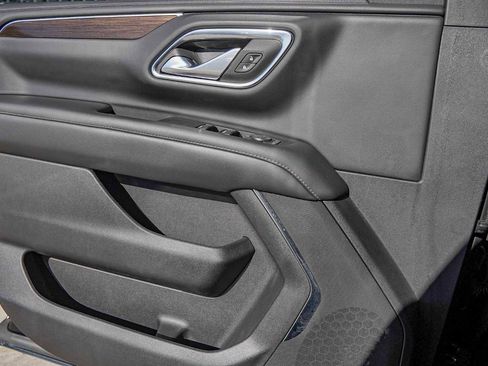 Used 2022 GMC Yukon XL SLE w/ Gmc Pro Safety Plus Package image 22