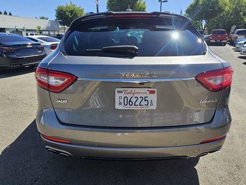 Used 2017 Maserati Levante S image 5