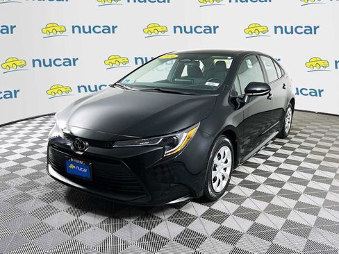 Used 2024 Toyota Corolla LE image 3