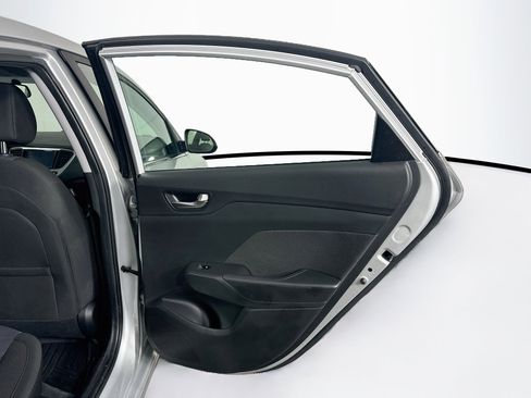 Used 2021 Hyundai Accent SEL FWD image 27