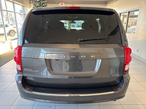 Used 2020 Dodge Grand Caravan SE image 5