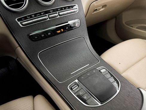 Used 2020 Mercedes-Benz GLC 350e 4MATIC image 25