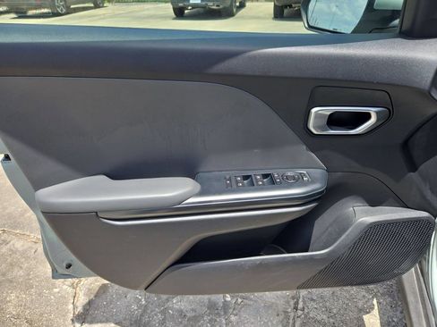 Used 2025 Kia K4 FWD image 11