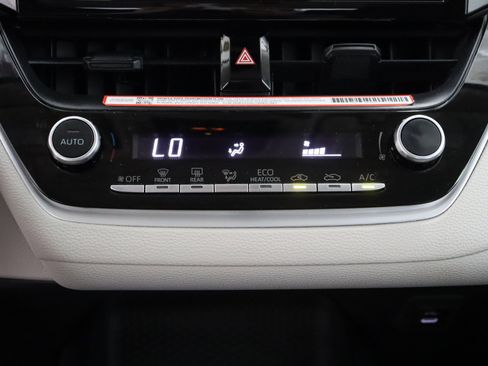 Certified 2025 Toyota Corolla LE FWD image 18