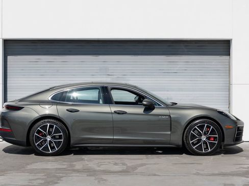 Certified 2025 Porsche Panamera 4S image 8