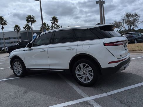 Certified 2024 Lincoln Corsair FWD image 6