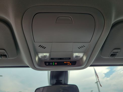 Used 2023 GMC Acadia SLE w/ Driver Convenience Package FWD image 30
