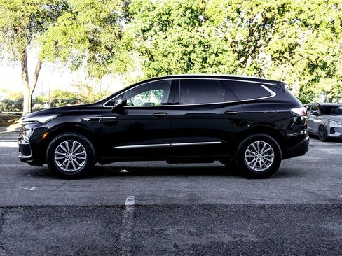 Used 2024 Buick Enclave Premium image 8