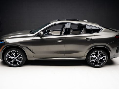 Used 2026 BMW X6 xDrive40i AWD/4WD image 16