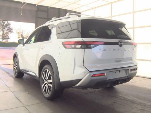 Certified 2025 Nissan Pathfinder Platinum w/ Cargo Package FWD image 9