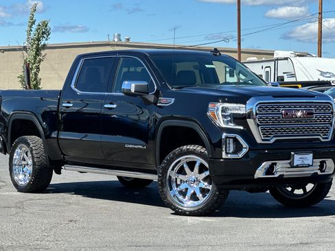 Used 2021 GMC Sierra 1500 Denali w/ Denali Ultimate Package AWD/4WD image 2