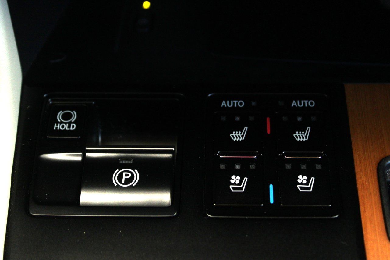 Used 2021 Lexus RX 450h AWD w/ Premium Package image 30