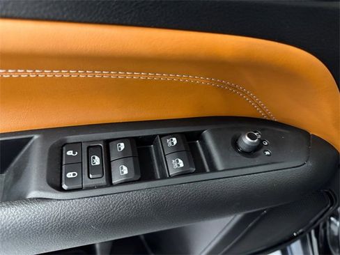 Used 2024 Jeep Compass Limited image 16