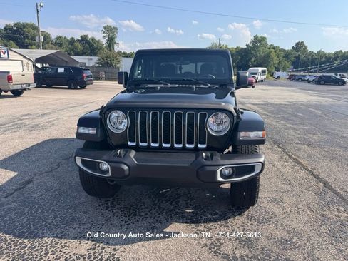 Used 2023 Jeep Gladiator Overland AWD/4WD image 3