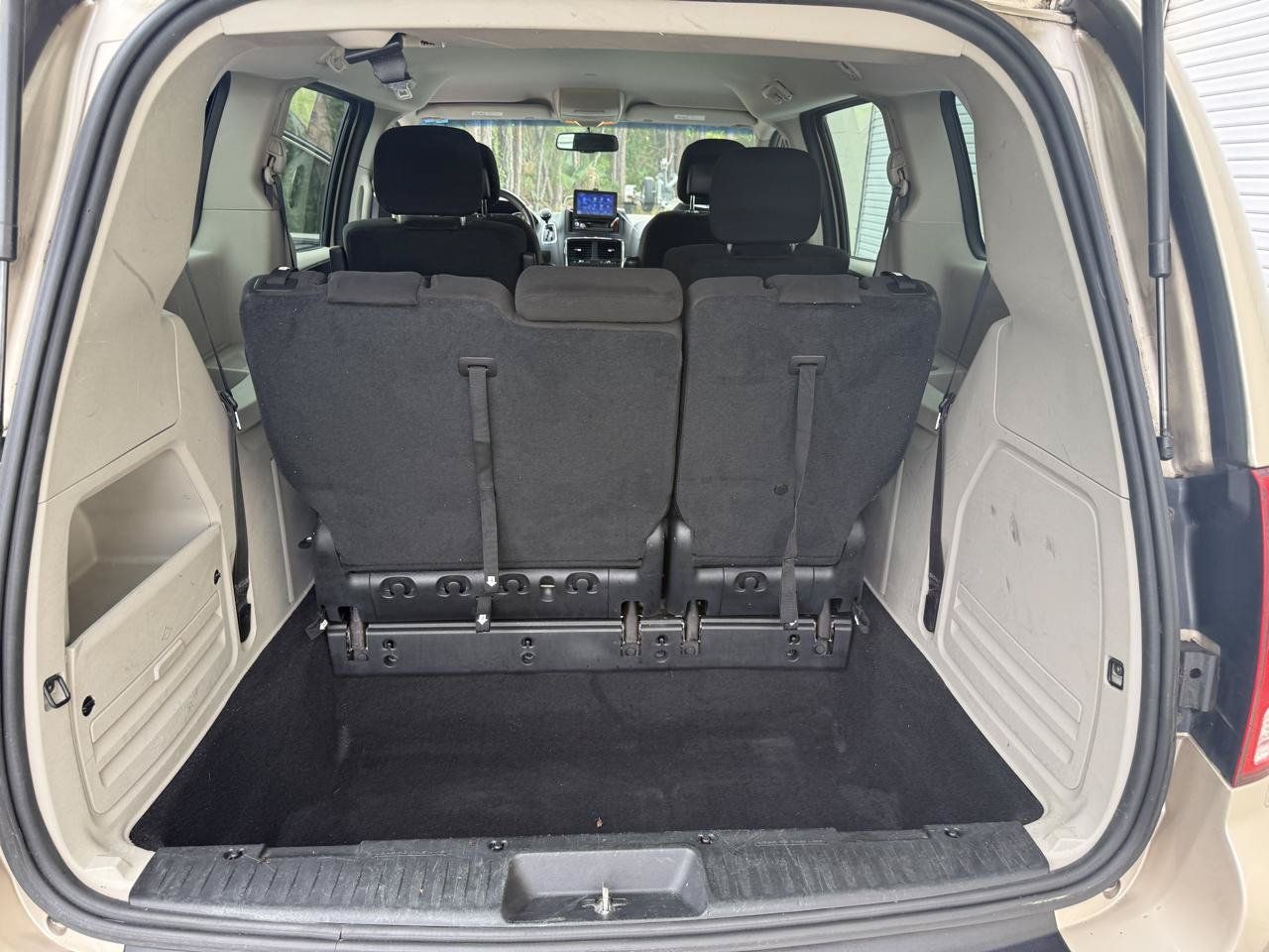 Used 2015 Dodge Grand Caravan American Value Package w/ UConnect Hands-Free Group FWD image 15