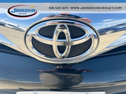 Used 2014 Toyota Camry LE image 31