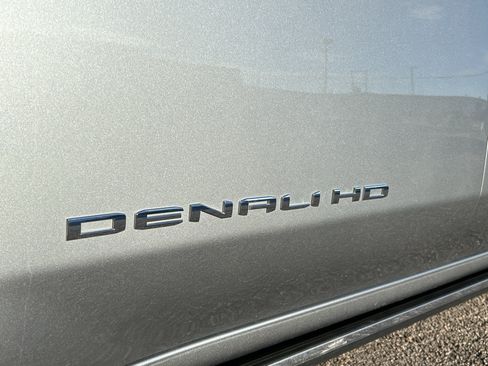 Used 2025 GMC Sierra 2500 Denali Ultimate AWD/4WD image 17