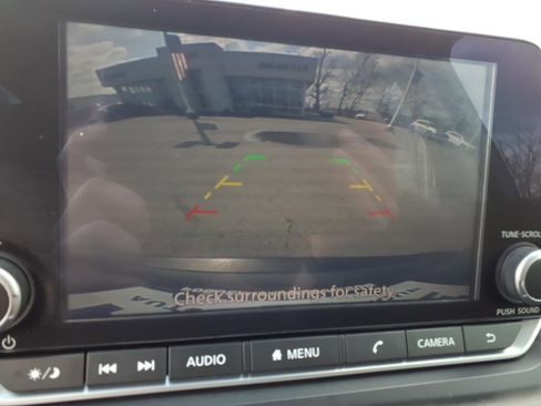 Used 2023 Nissan Rogue S image 13