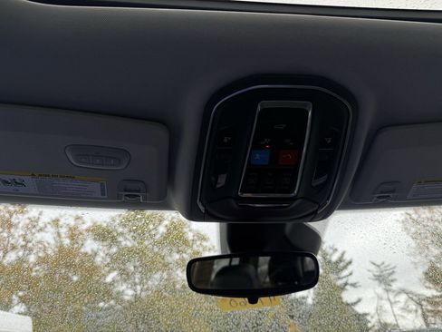 Used 2021 Jeep Grand Cherokee L Limited image 31