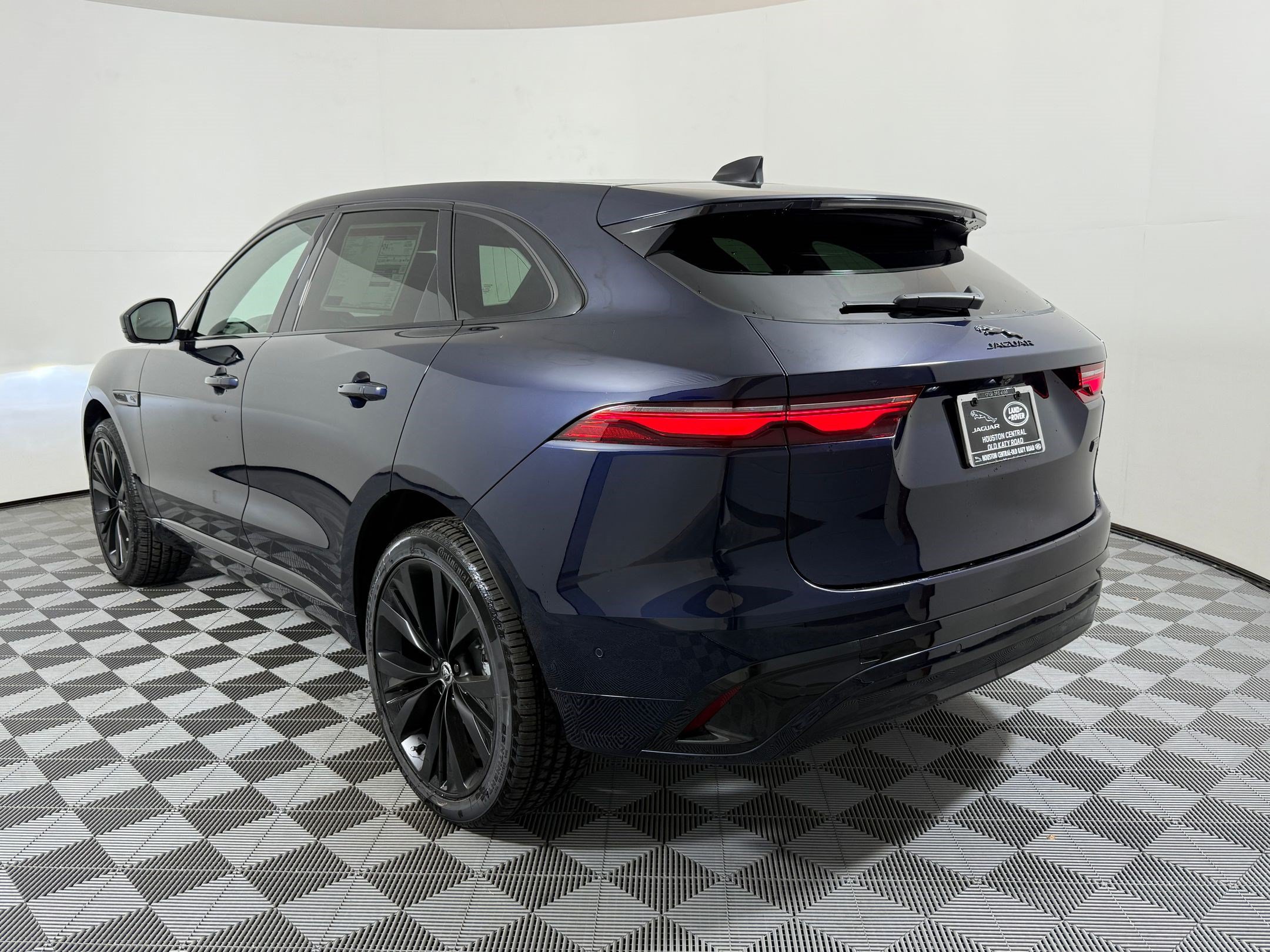 New 2026 Jaguar F-PACE R-Dynamic S AWD/4WD image 3