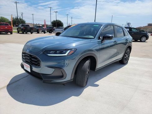 Used 2025 Honda HR-V Sport image 3