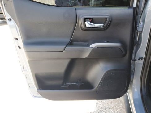 Used 2021 Toyota Tacoma TRD Sport w/ Technology Package RWD image 13