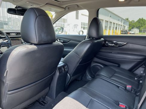 Used 2020 Nissan Rogue SL w/ Premium Package AWD/4WD image 23