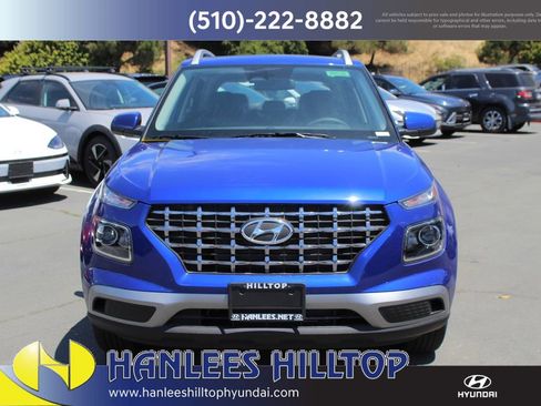 New 2025 Hyundai Venue Limited image 3